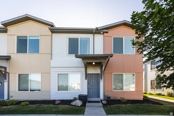 $400,000 | 811 East Cowans Court, Unit 16, Clearfield, UT 84015