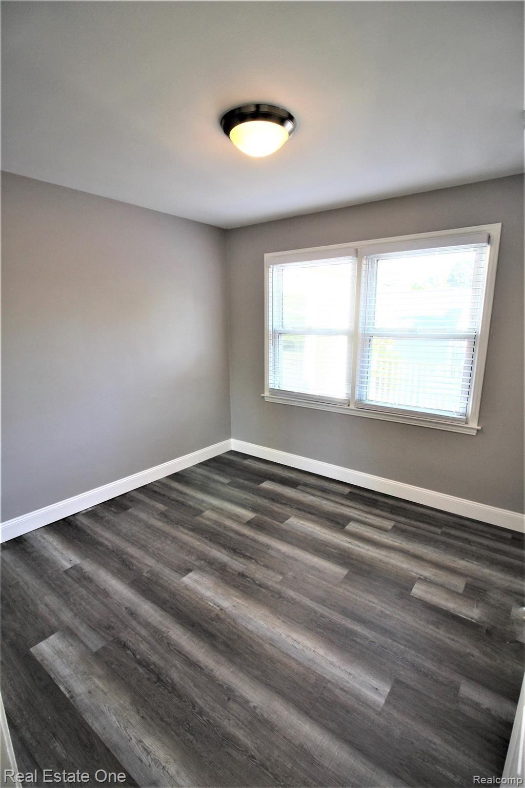 4005 Normandy Road Royal Oak, MI 48073 - Photo 16 of 18 IMG_0803.JPG