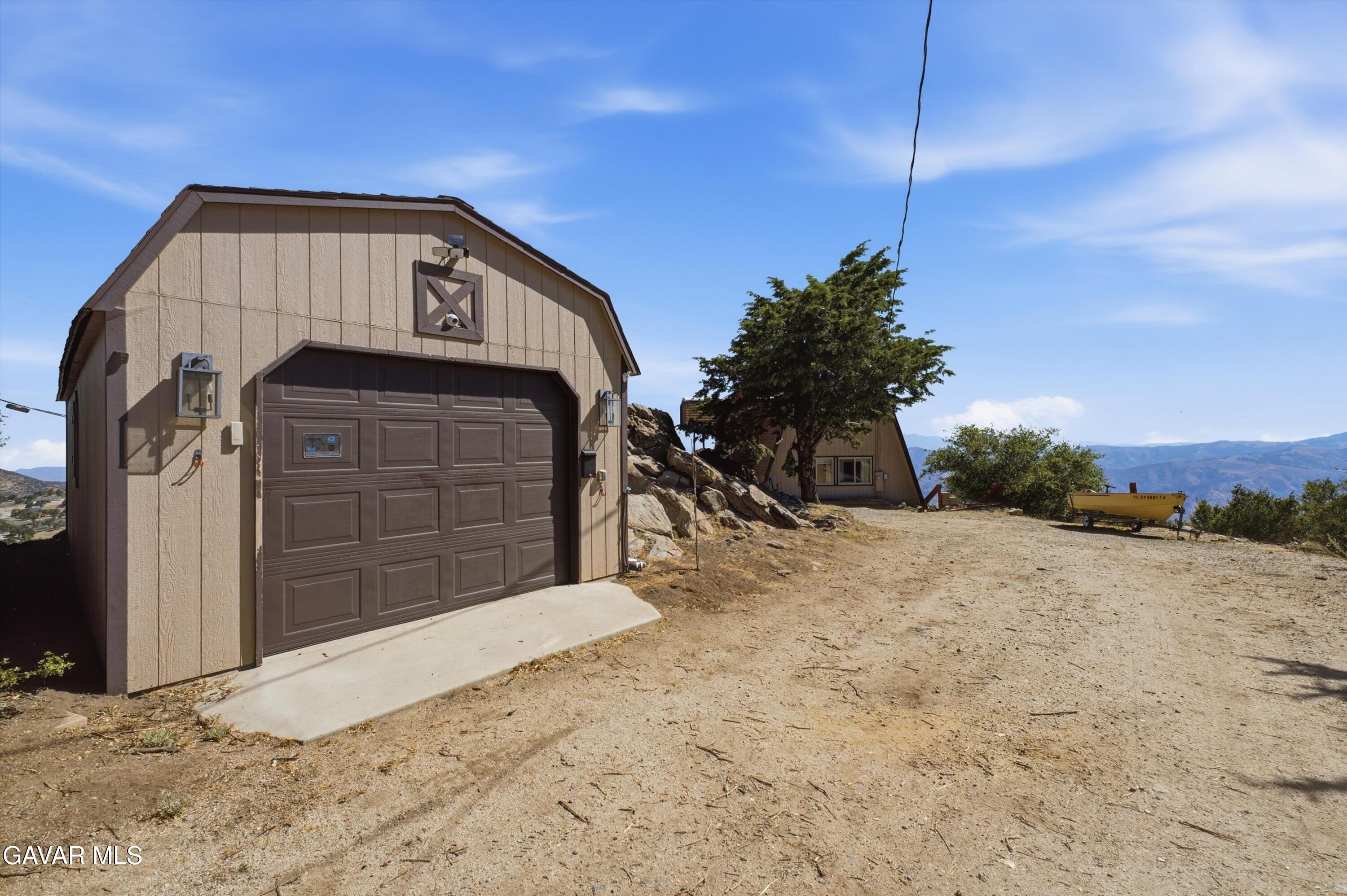 23960 El Rancho Drive Tehachapi, CA 93561 - Photo 5 of 42 04-JYP08252