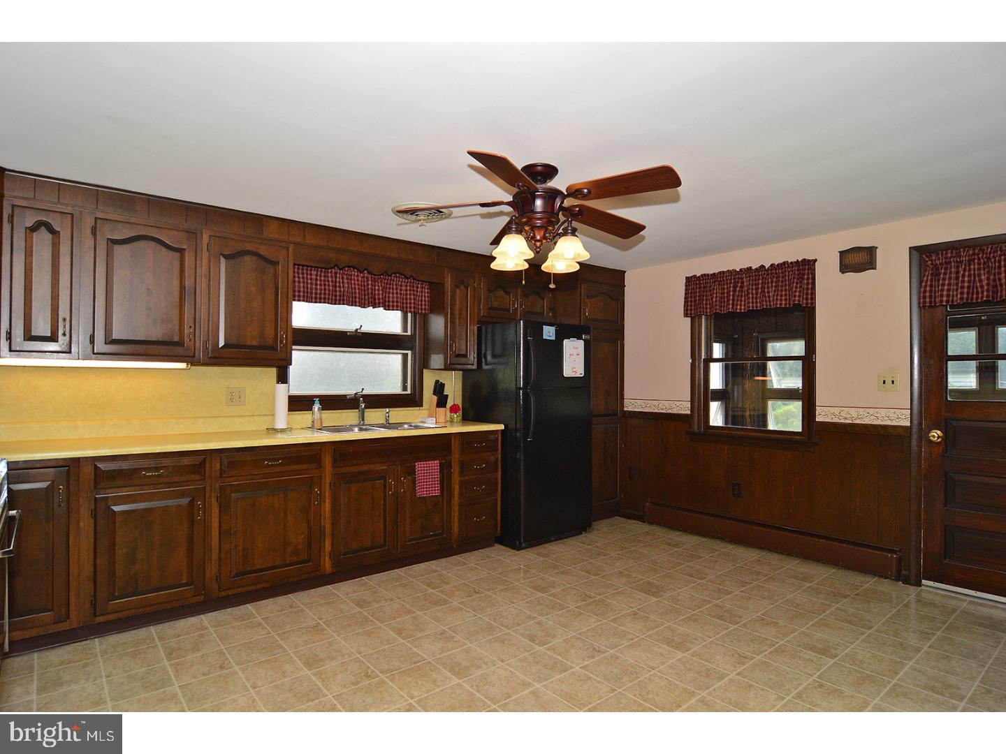 423 Gelsinger Road Sinking Spring, PA 19608 - Photo 5 of 24