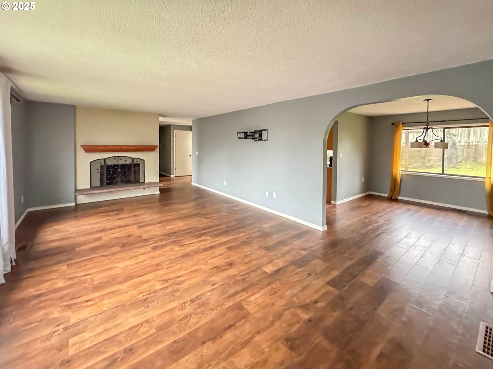 4111 Northeast 3rd Street Gresham, OR 97030 - Photo 3 of 25