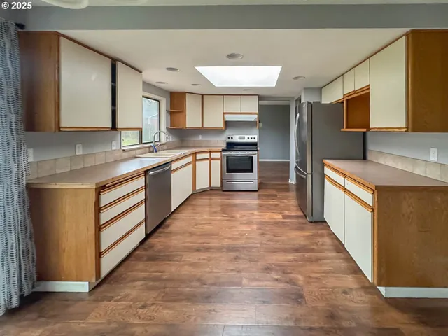 $494,000 | 4111 Northeast 3rd Street, Gresham, OR 97030