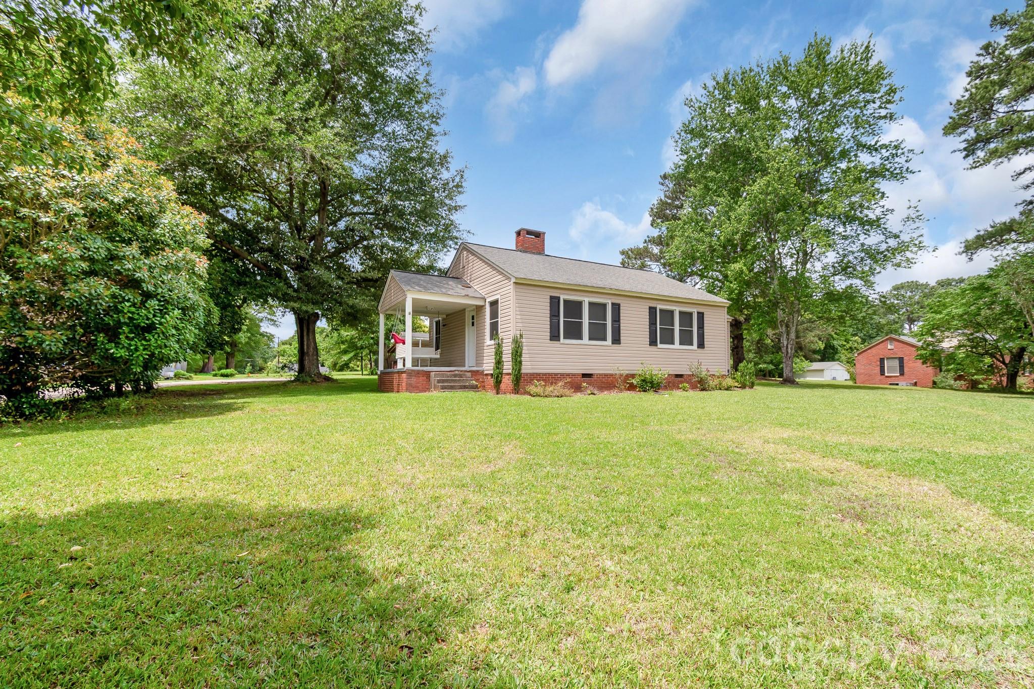 1604 Converse Street Lancaster, SC 29720 - Photo 3 of 32