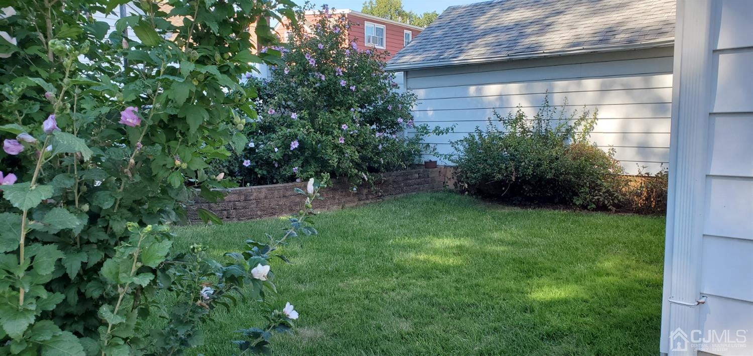 120 Harvard Road Linden, NJ 07036 - Photo 18 of 19 a view of yard with green space