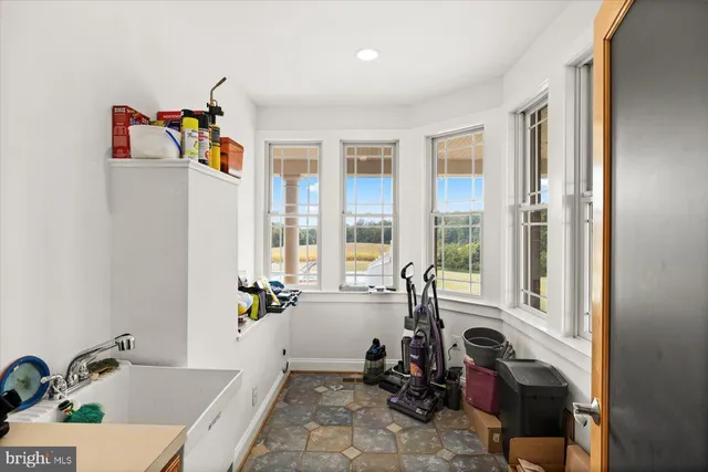 $3,690,000 | 10150 Hedrick Farm Lane, Midland, VA 22728