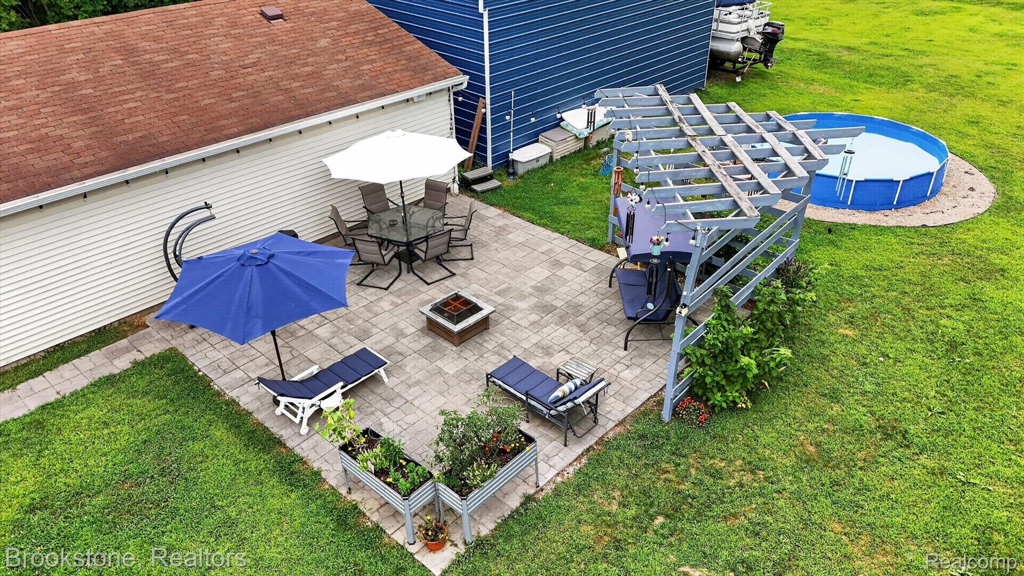 11935 South Beardslee Road Perry, MI 48872 - Photo 53 of 66 53-11935-Beardslee-Rd-WindowStill-Photography.jpg
