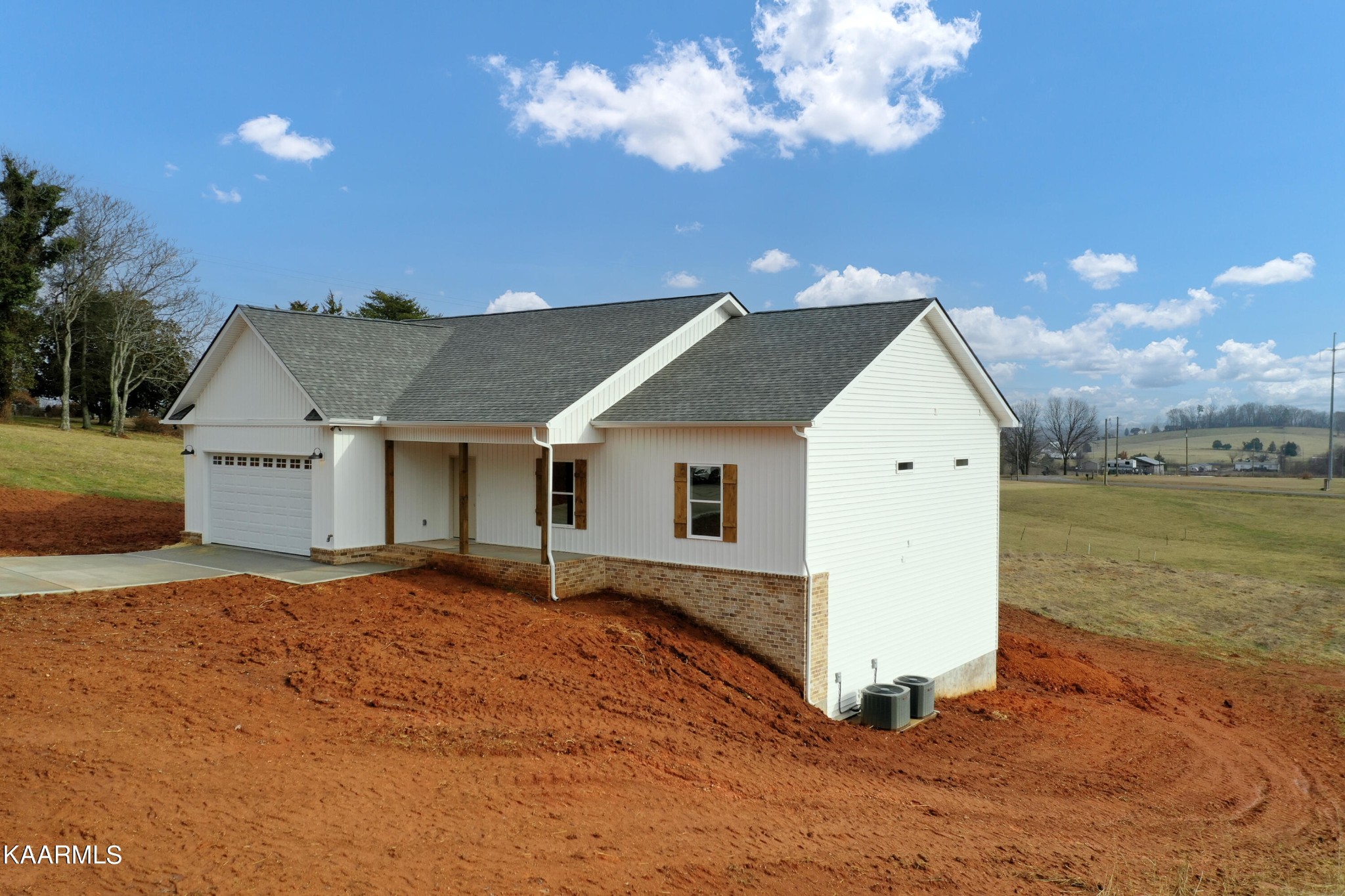 1039 Kirk Road Greenback, TN 37742 - Photo 2 of 23 Gallery Image 2