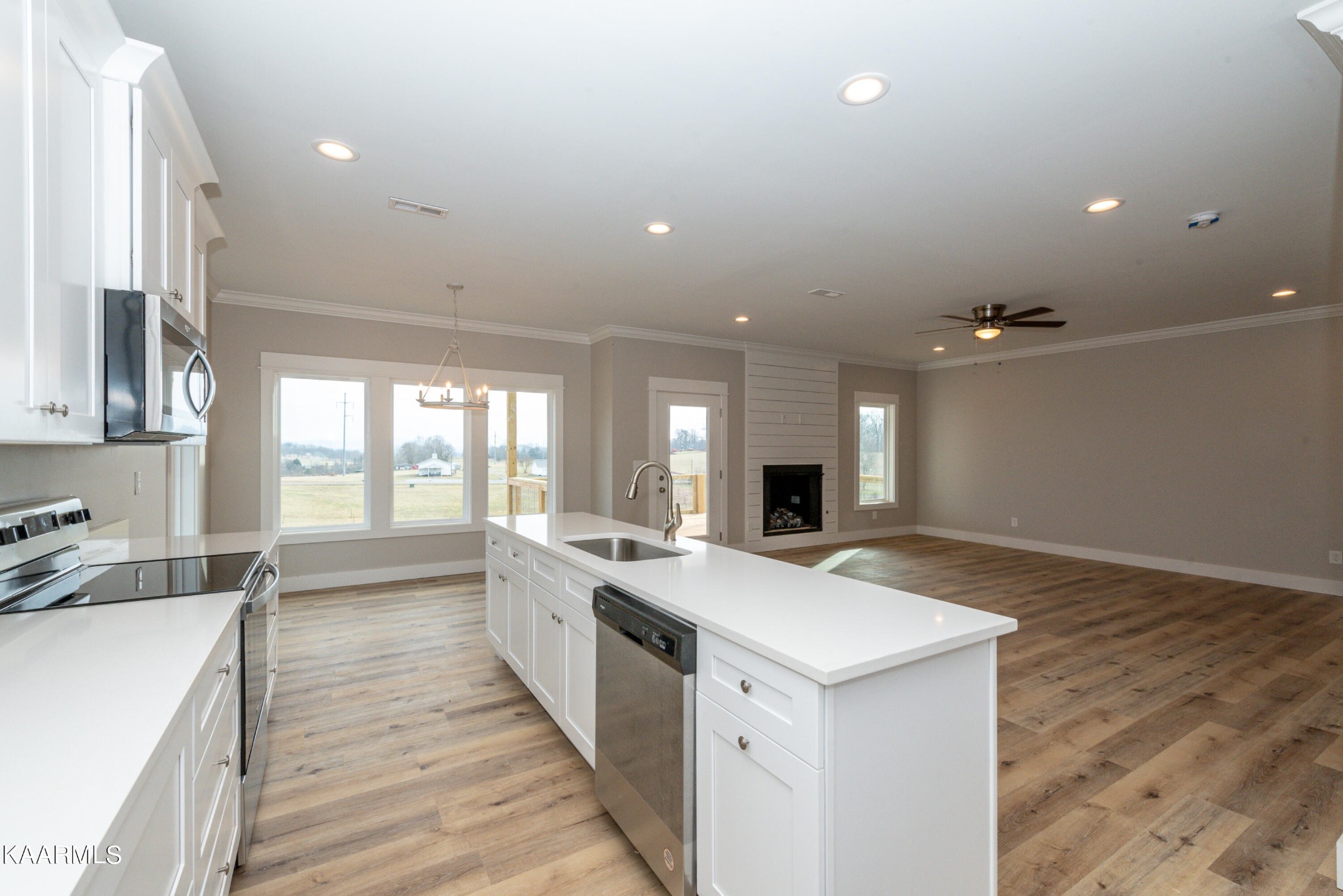 1039 Kirk Road Greenback, TN 37742 - Photo 7 of 23 Gallery Image 7
