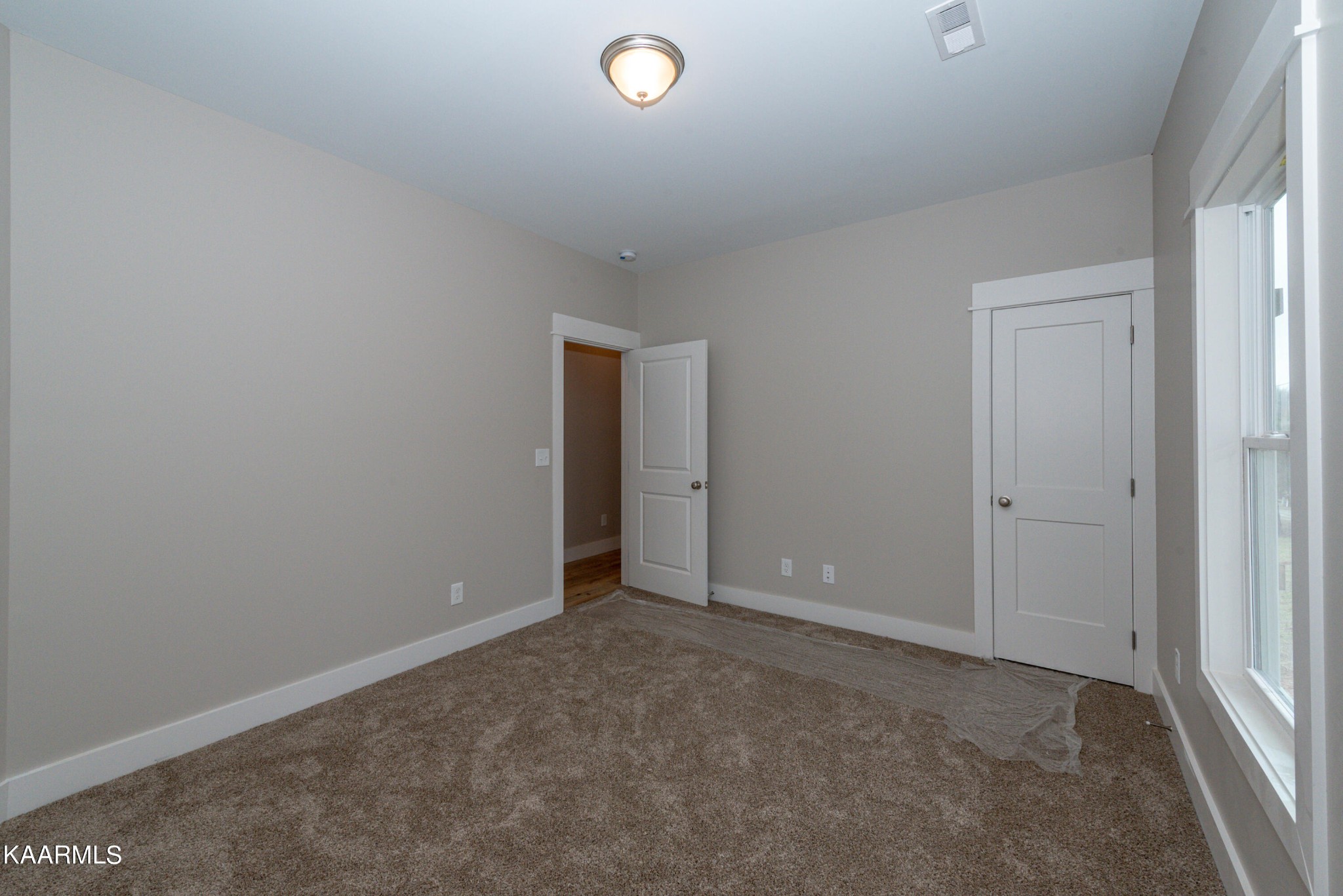 1039 Kirk Road Greenback, TN 37742 - Photo 9 of 23 Gallery Image 9