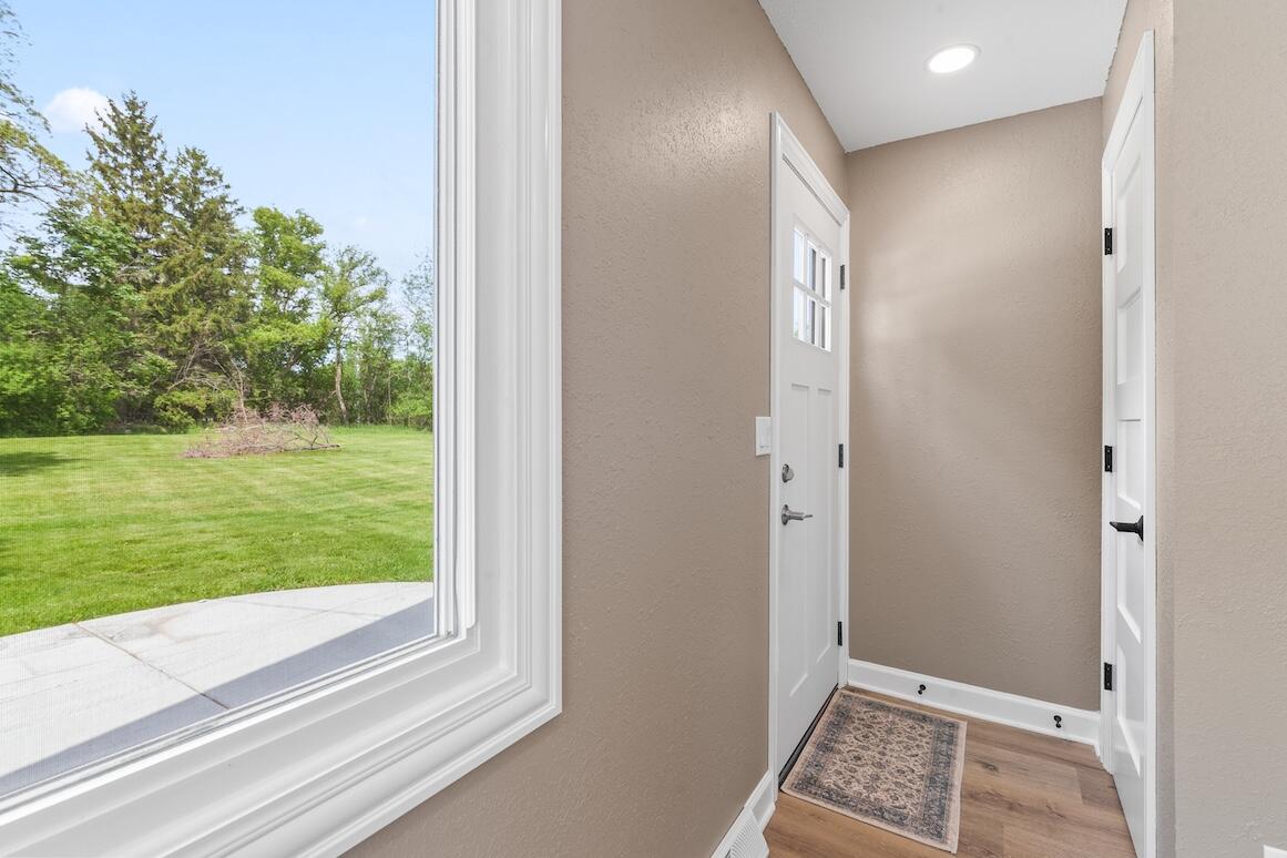 N20W28282 Oakton Road Delafield, WI 53072 - Photo 21 of 49 Back entry