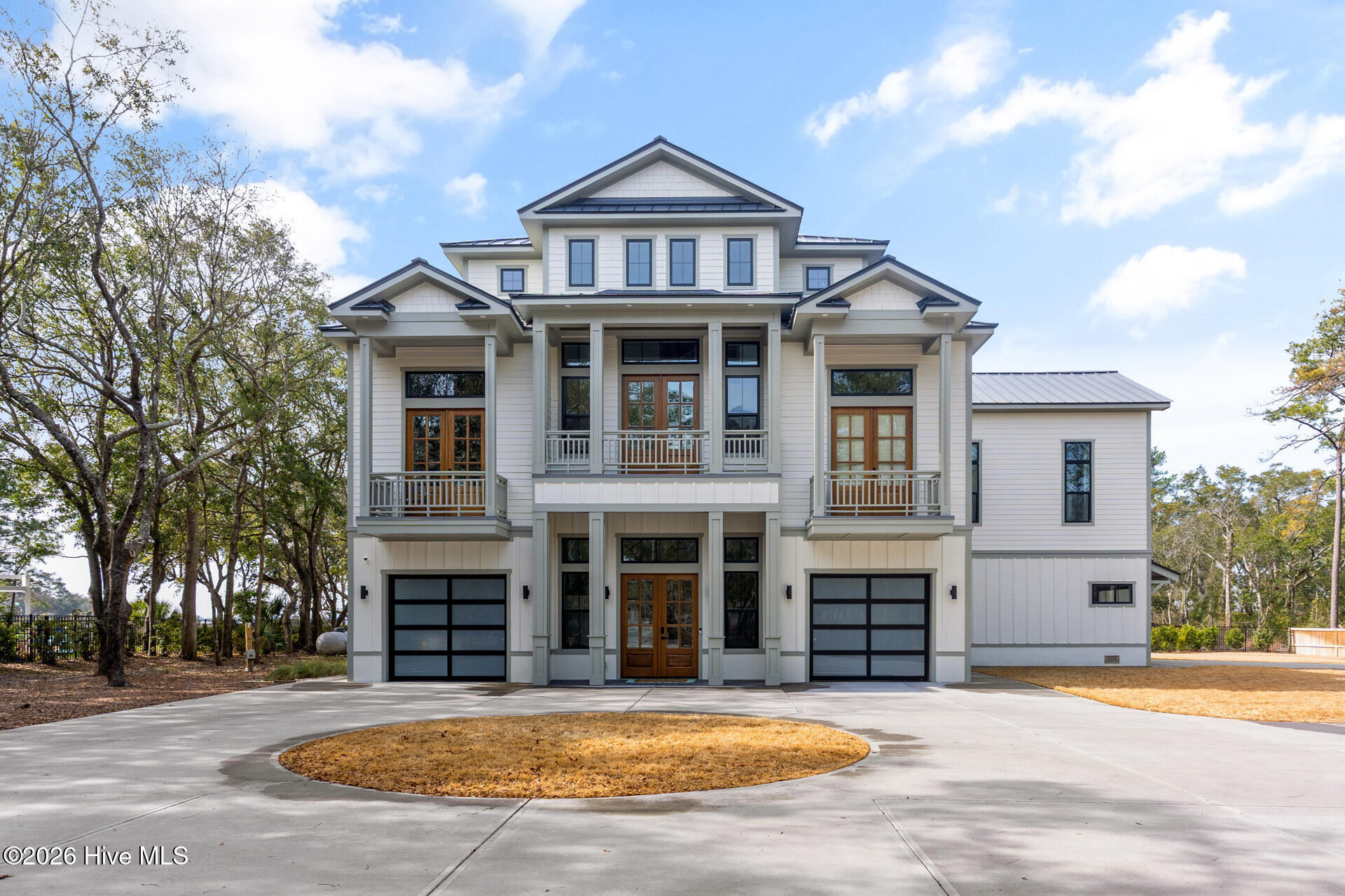9102 River Road Wilmington, NC 28412 - Photo 2 of 98 Front of Home