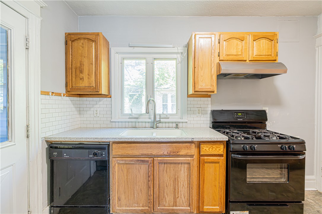 1915 South Avenue Rochester, NY 14620 - Photo 9 of 23