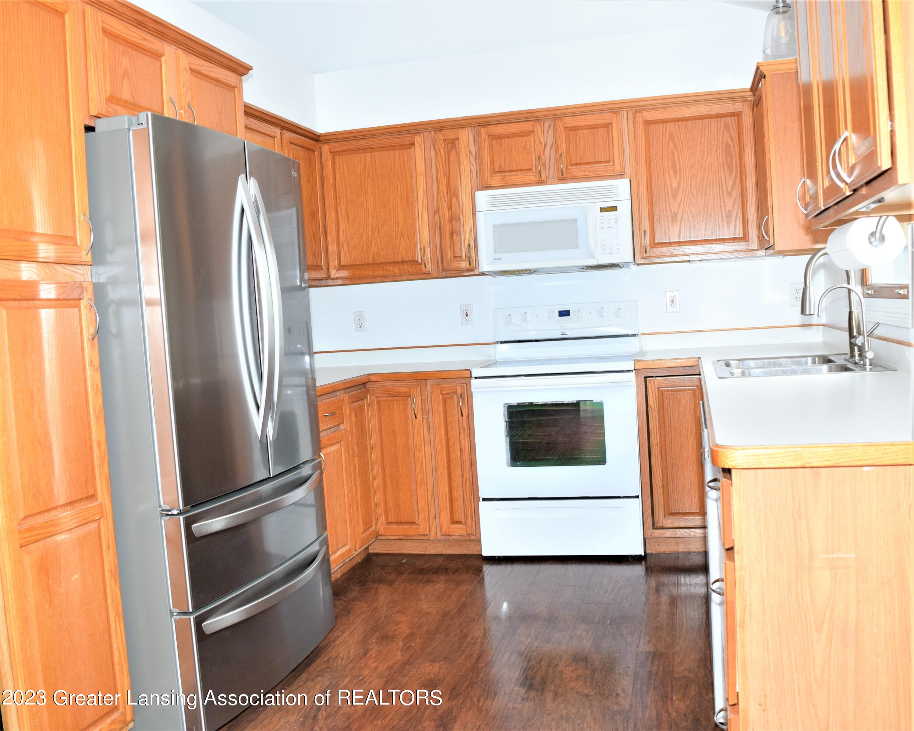 9129 Riverside Drive Grand Ledge, MI 48837 - Photo 13 of 55 DSC_0031