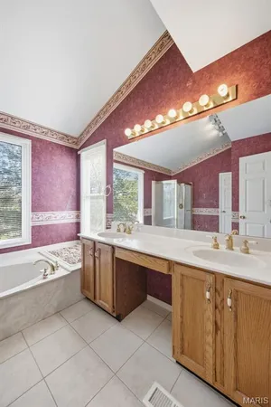$420,000 | 1823 York Ridge Court, Chesterfield, MO 63017