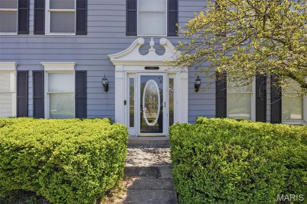 $420,000 | 1823 York Ridge Court, Chesterfield, MO 63017