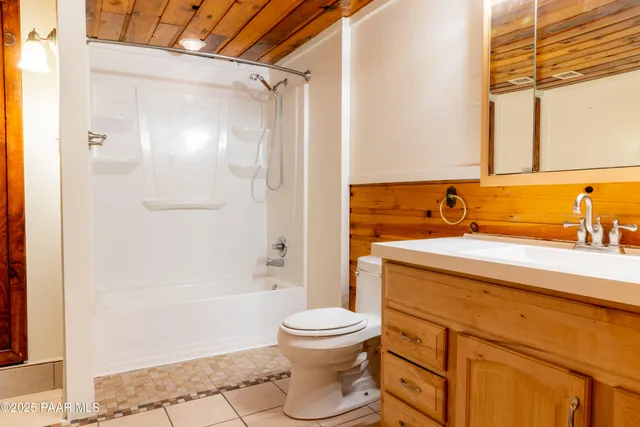 a view of a room with an empty space