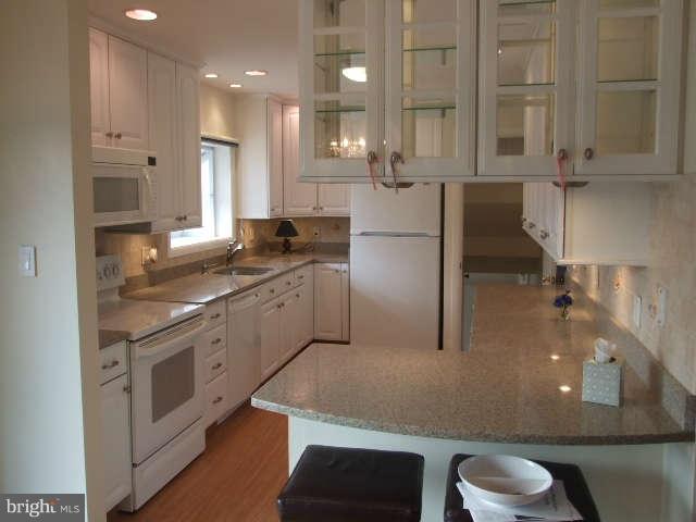 3701 Lakota Road Alexandria, VA 22303 - Photo 4 of 30 Kitchen