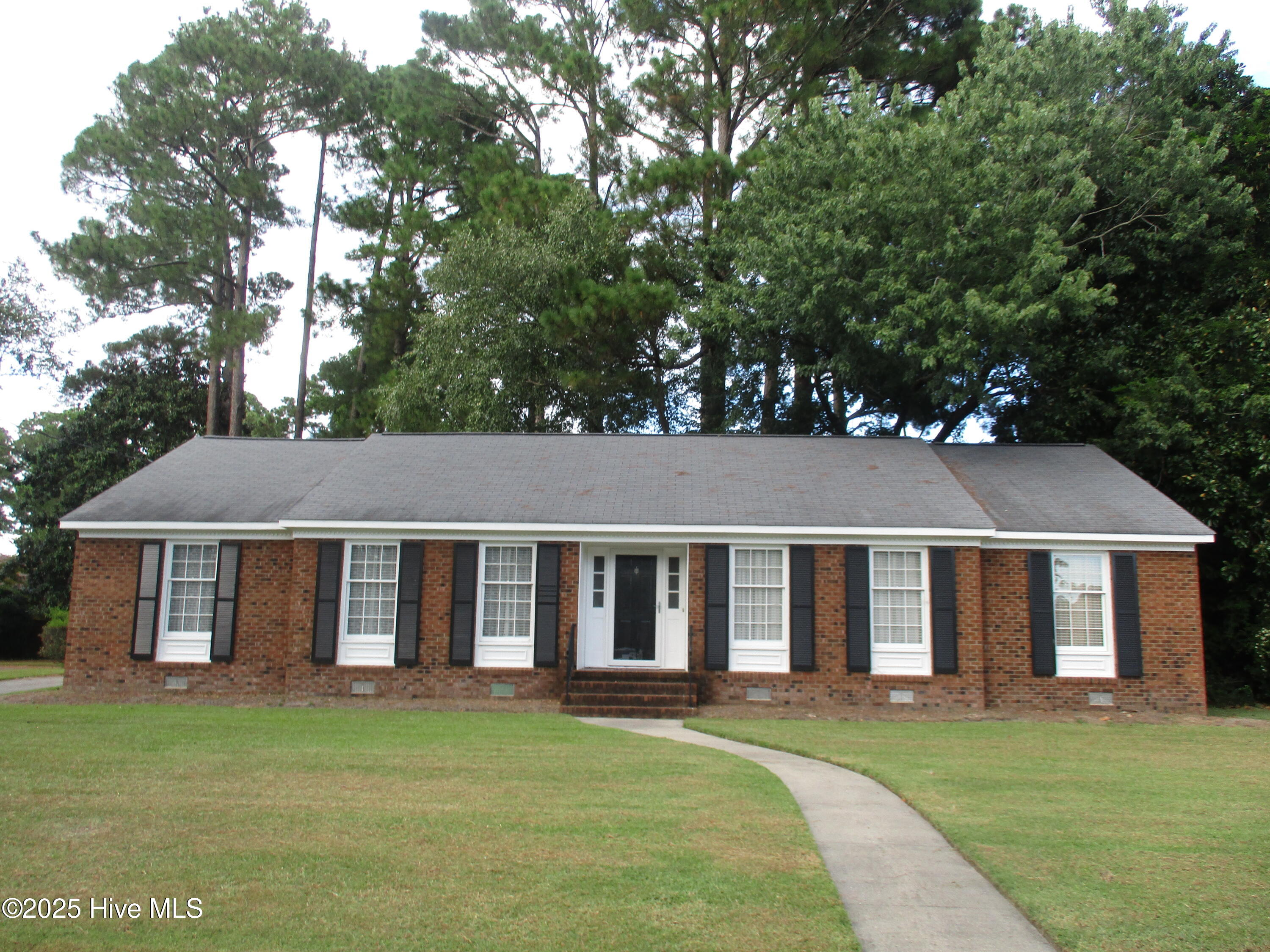 1205 West Highland Avenue Kinston, NC 28501 - Photo 2 of 41 IMG_1270