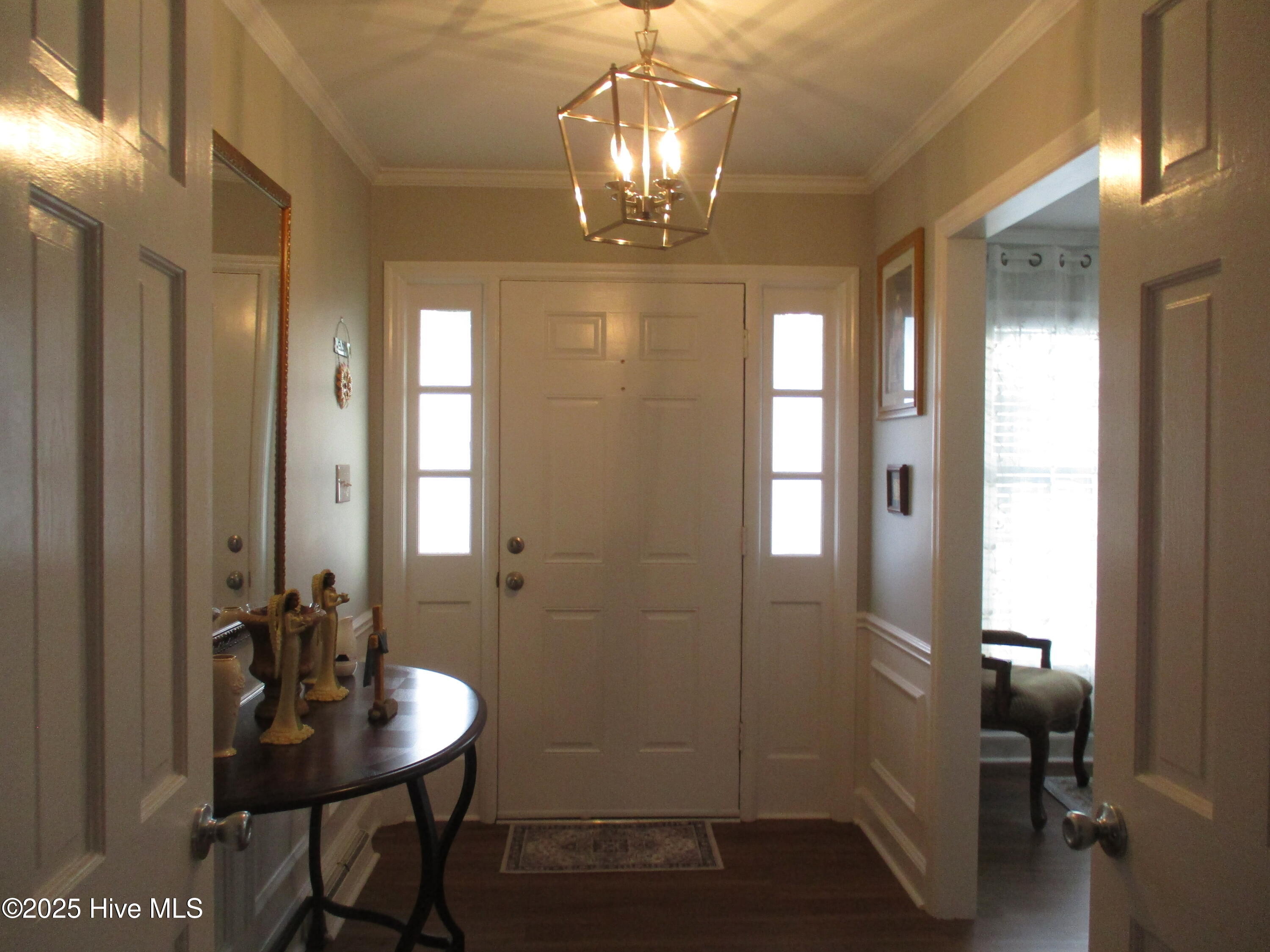 1205 West Highland Avenue Kinston, NC 28501 - Photo 3 of 41 Foyer