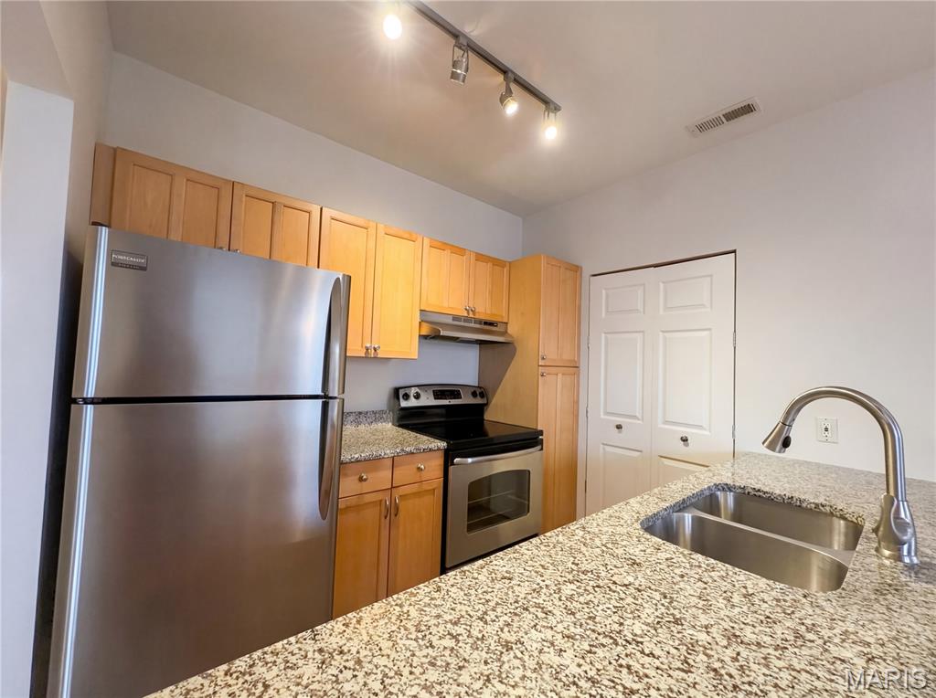2320 Rutger Street, Unit 20D St. Louis, MO 63104 - Photo 2 of 17