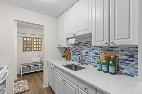 $159,900 | 4407 Wilshire Boulevard, Unit 305, Mound, MN 55364