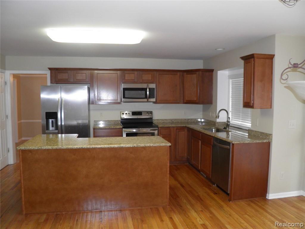 407 Springfield Drive Canton, MI 48188 - Photo 8 of 30