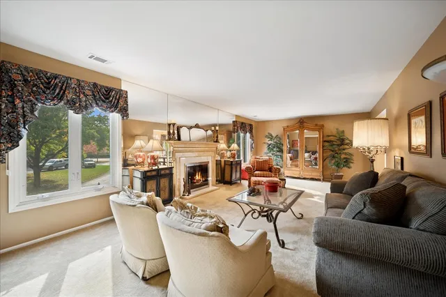 $290,000 | 175 Lake Boulevard, Unit 301, Buffalo Grove, IL 60089