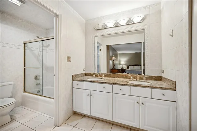 $290,000 | 175 Lake Boulevard, Unit 301, Buffalo Grove, IL 60089