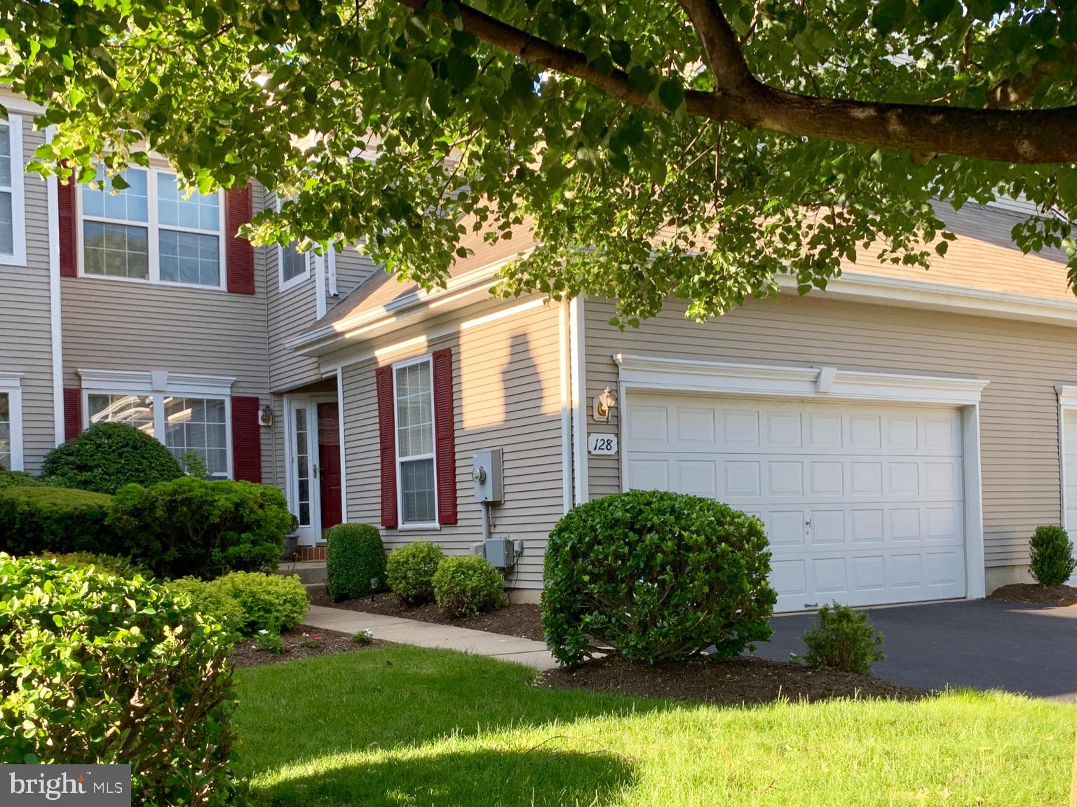 Twin Pines Town home- Move in Ready!