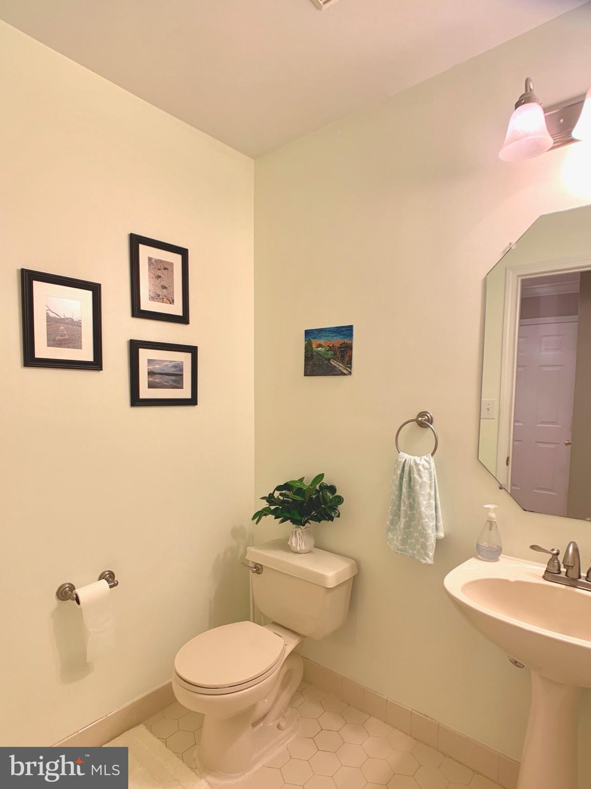 128 Coburn Road Pennington, NJ 08534 - Photo 16 of 39 Guest Half-bath