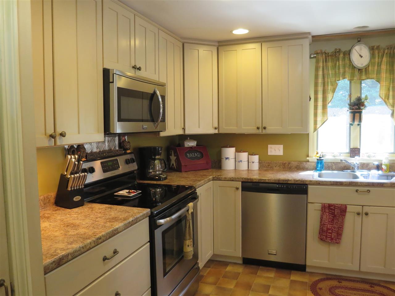 368 Bennett Hill Road Shaftsbury, VT 05262 - Photo 8 of 34 Gallery Image 8