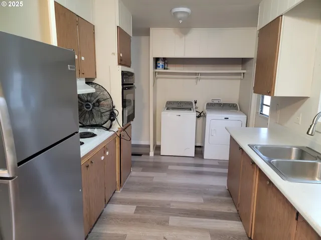 $340,000 | 1110 North Old Pacific Highway, Myrtle Creek, OR 97457