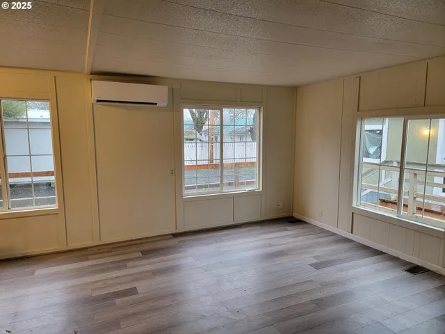 $340,000 | 1110 North Old Pacific Highway, Myrtle Creek, OR 97457