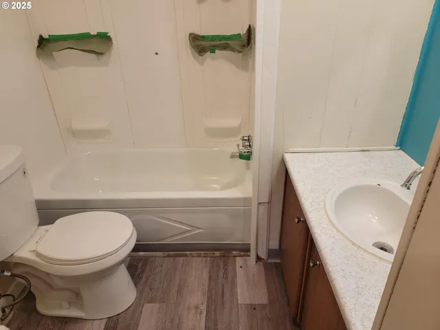 $340,000 | 1110 North Old Pacific Highway, Myrtle Creek, OR 97457