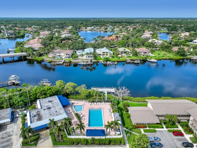 $239,000 | 18390 Southeast Wood Haven Lane, Unit E, Jupiter, FL 33469