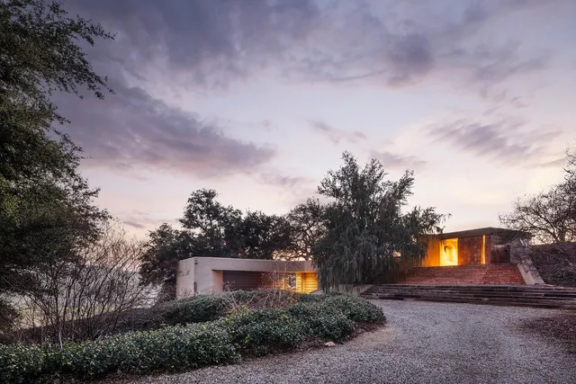 a view of a living room