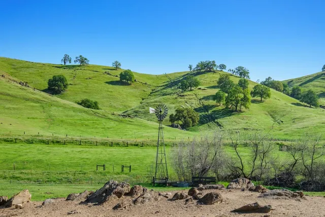 $4,750,000 | 19623 Road 211, Friant, CA 93626