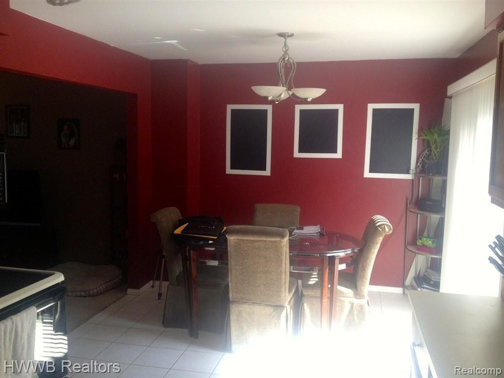 753 Dressler Lane Rochester, MI 48307 - Photo 3 of 11 photo 7.JPG