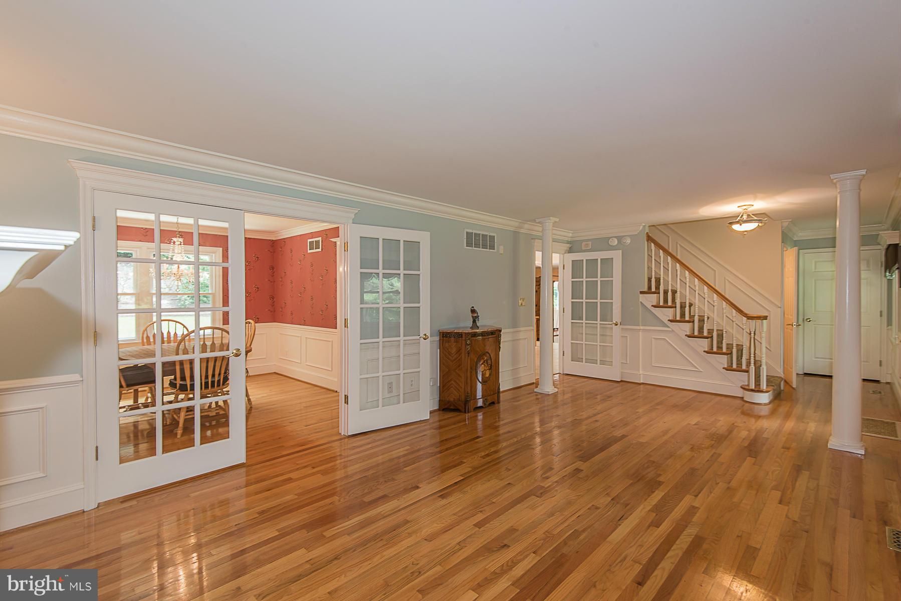 2523 Paper Mill Road Phoenix, MD 21131 - Photo 4 of 30 Living Room