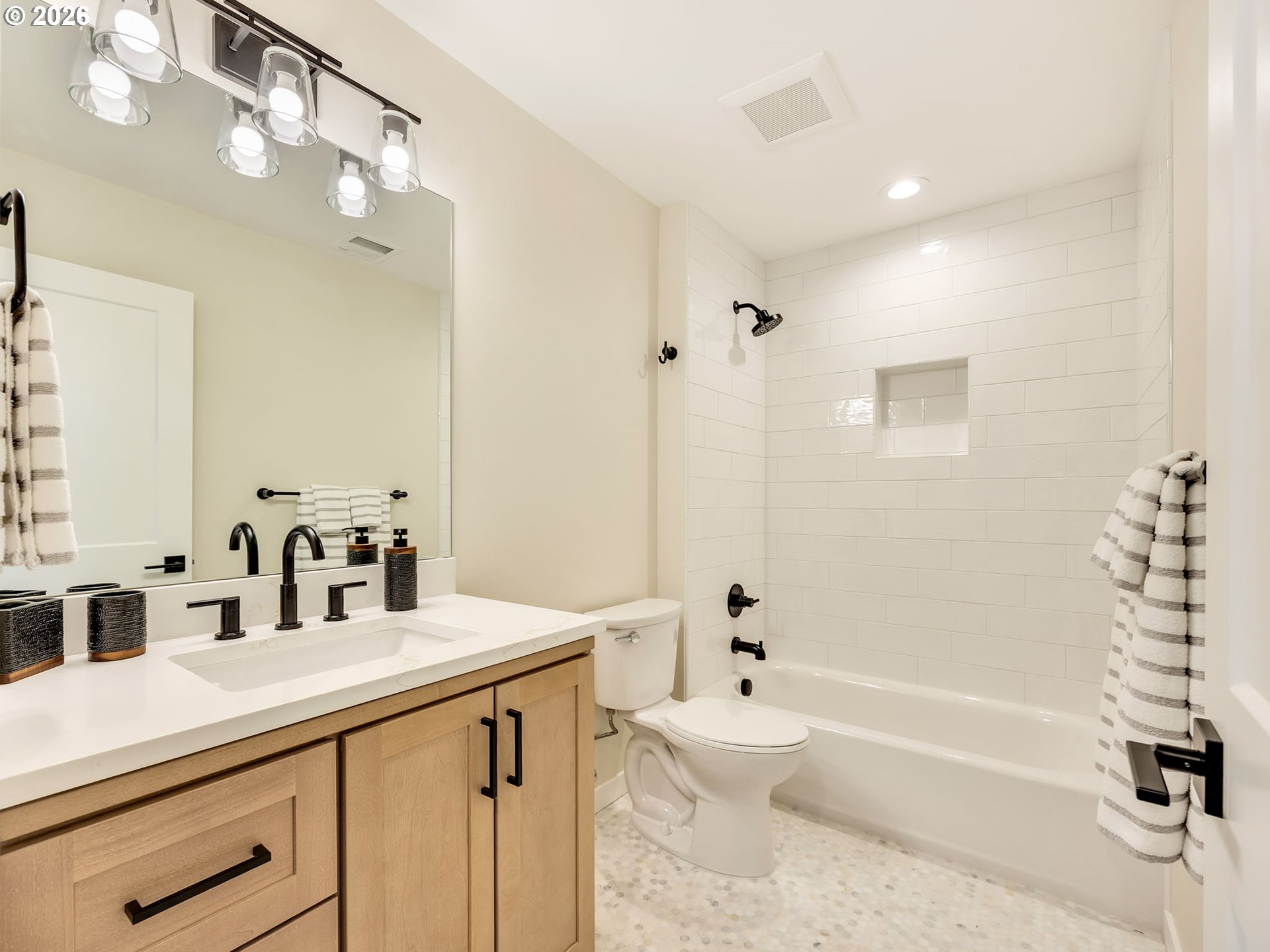 1383 Seabright Way Seaside, OR 97138 - Photo 28 of 37 Bathroom