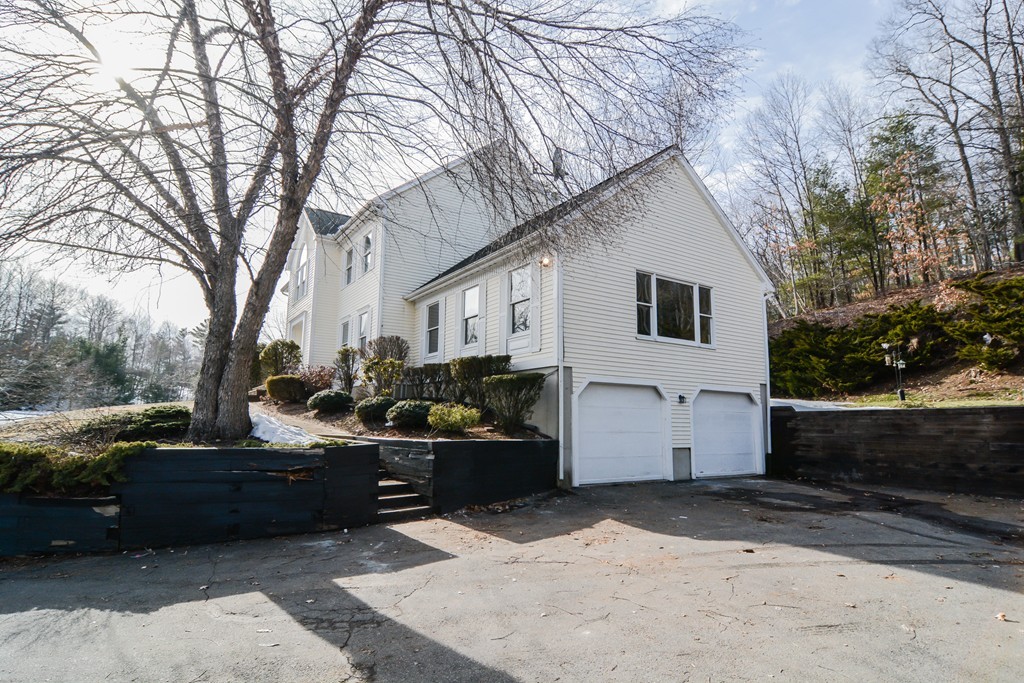 70 Pine Ridge Road North Andover, MA 01845 - Photo 3 of 30 Gallery Image 3