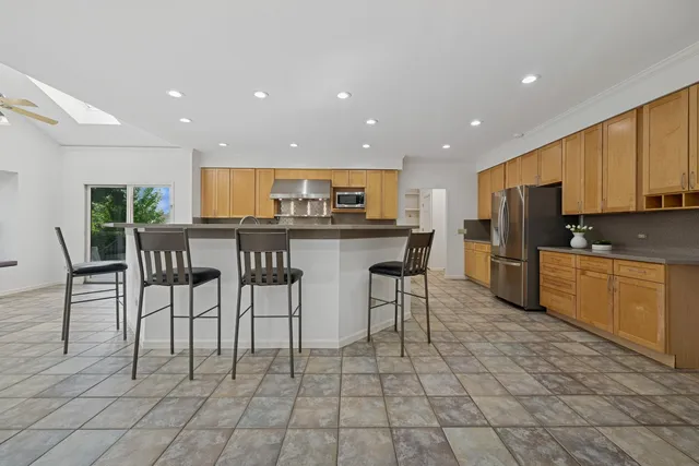 $799,000 | 6409 Davidson Court, Gurnee, IL 60031