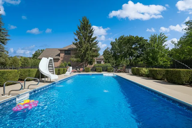 $799,000 | 6409 Davidson Court, Gurnee, IL 60031