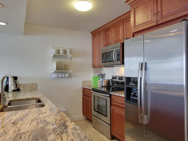 $4,100 | 2115 Windward Way, Unit 102, Vero Beach, FL 32963