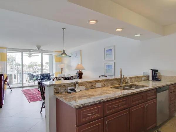 $4,100 | 2115 Windward Way, Unit 102, Vero Beach, FL 32963