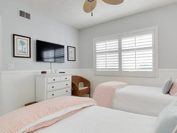 $4,100 | 2115 Windward Way, Unit 102, Vero Beach, FL 32963