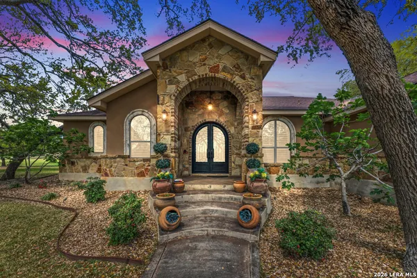 $898,900 | 128 Bucks Lane, La Vernia, TX 78121