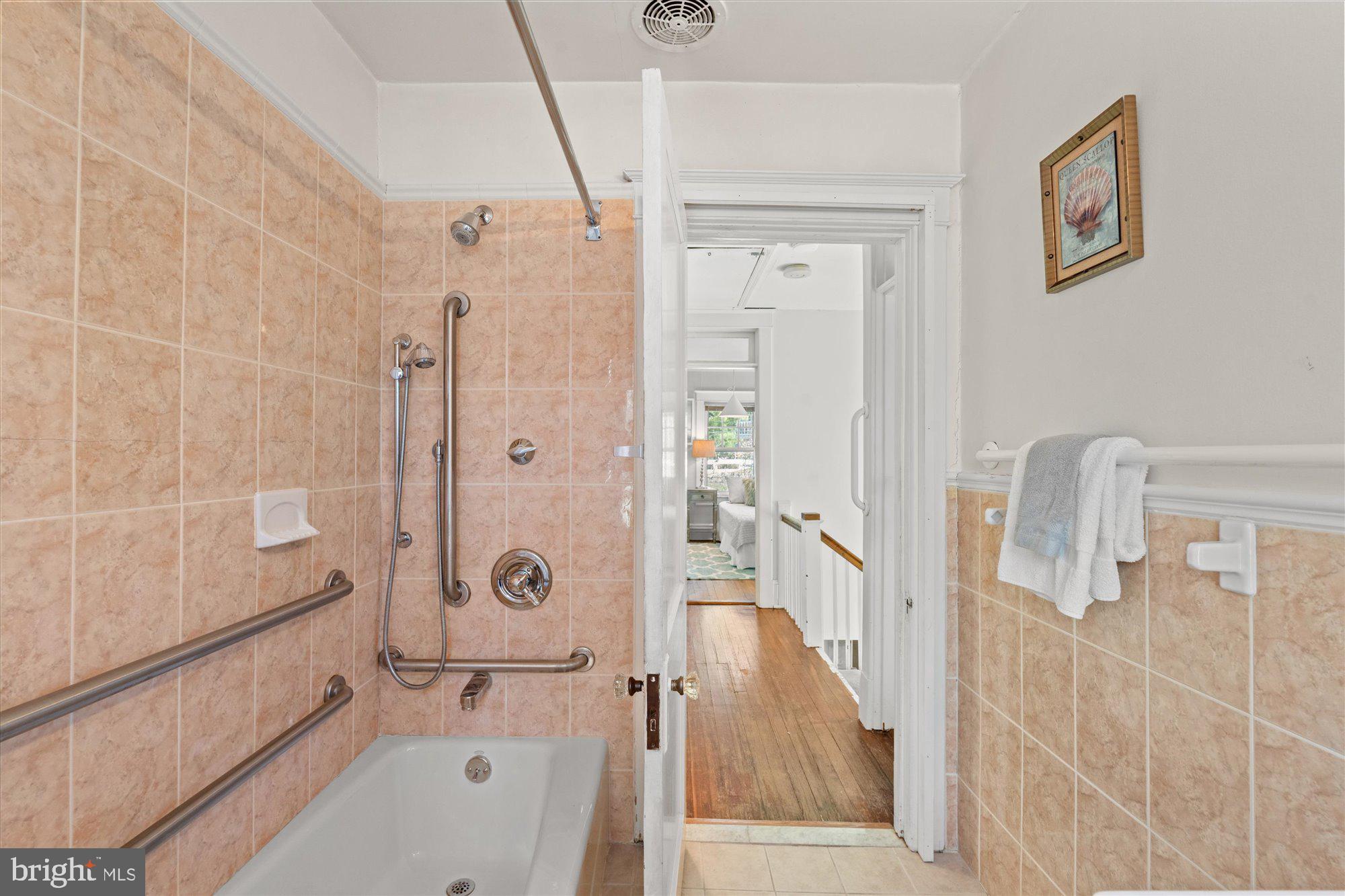 4304 River Road Northwest Washington, DC 20016 - Photo 22 of 33 Hall bathroom
