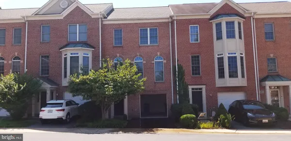 $4,025 | 464 Winding Rose Drive, Rockville, MD 20850