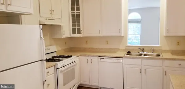 $4,025 | 464 Winding Rose Drive, Rockville, MD 20850